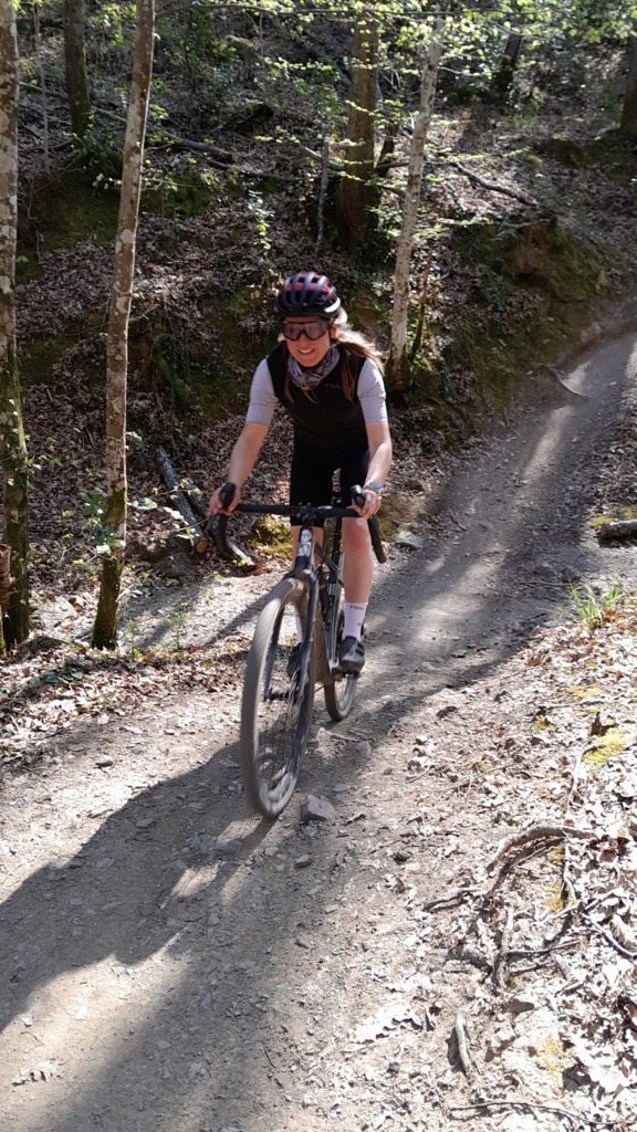 Nadine auf dem Gravelbike